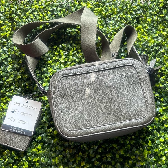 Rachel Zoe sherpa crossbody bag! - Picture 3 of 3